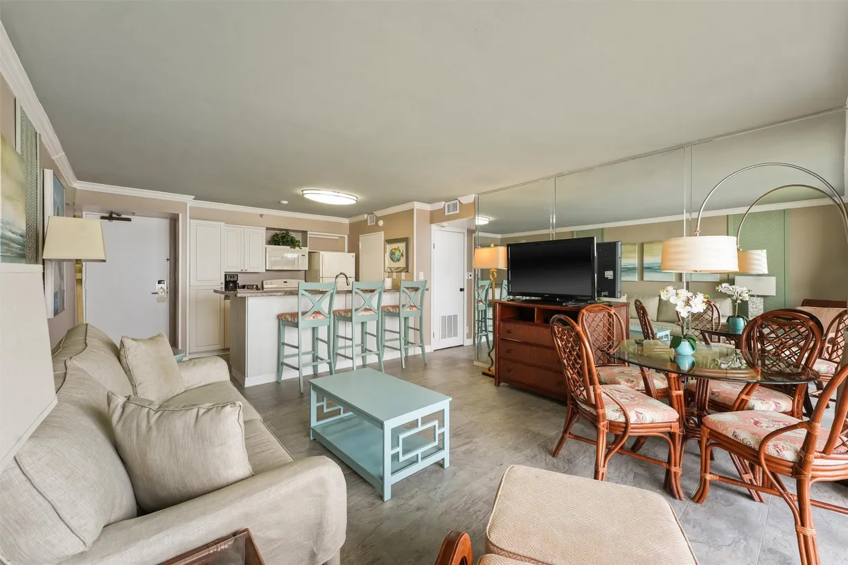 Houston Real Estate | View 5220 Seawall Boulevard, 1233C-1 | 1 Bed, 1 Bath