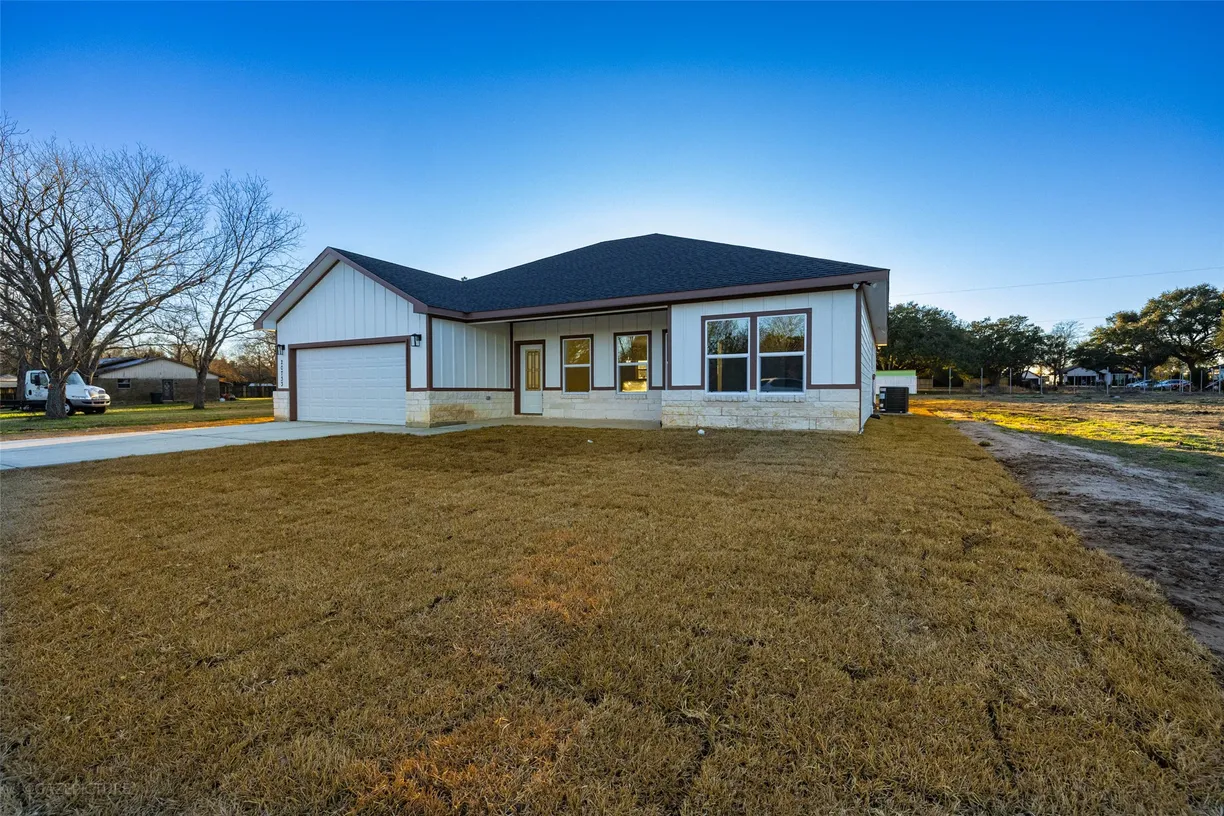 Houston Suburbs Real Estate | View 20733 Emerald Street | Listing