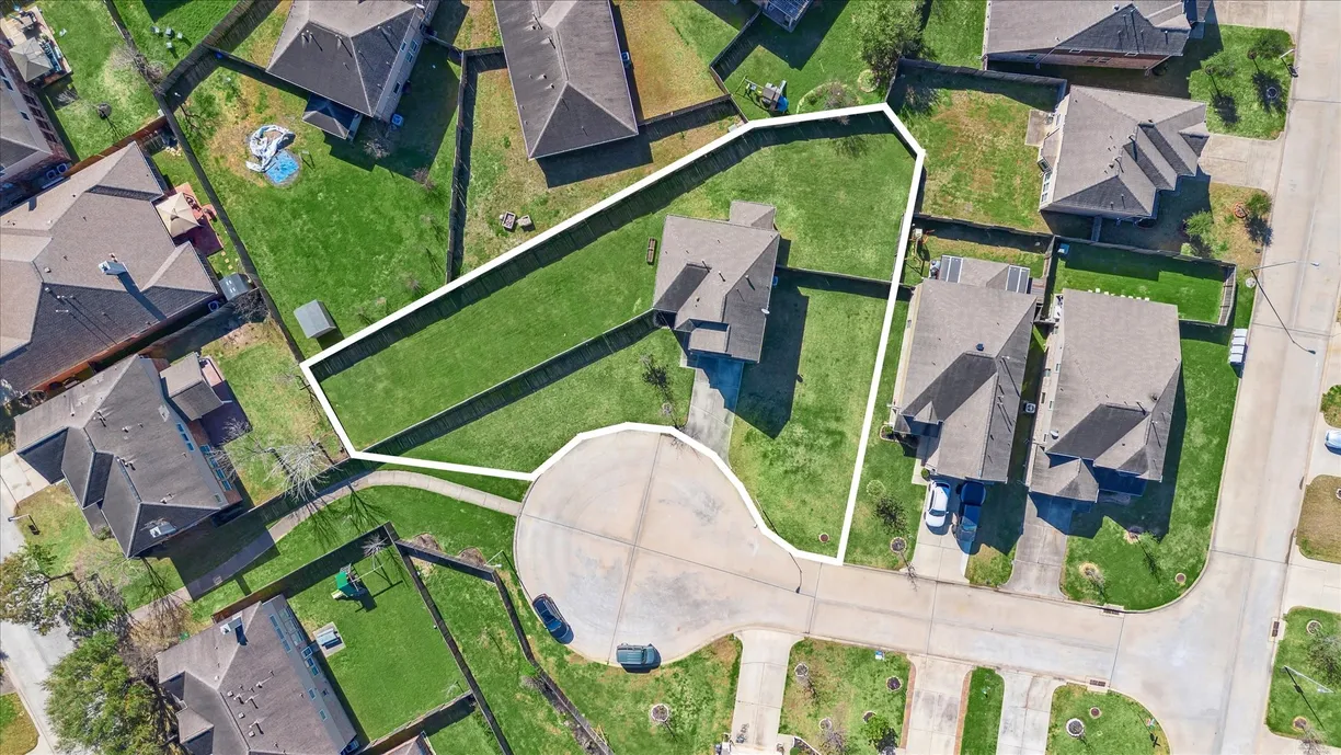 Houston Real Estate | View 15403 Elm Sky Court | 3 Beds, 2 Baths