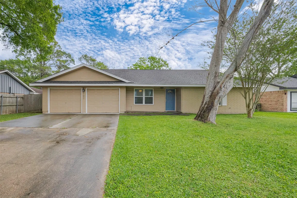 Houston Real Estate | View 2007 Lamar Drive | 3 Beds, 2 Baths