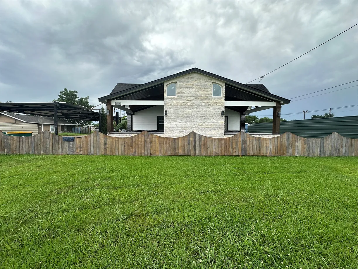 Houston Real Estate | View 3335 Lafferty Road, A | 3 Beds, 3 Baths