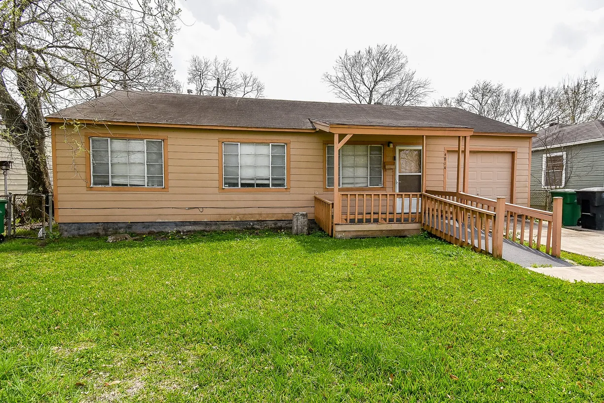 Houston Real Estate | View 4814 Scenic Drive | Listing