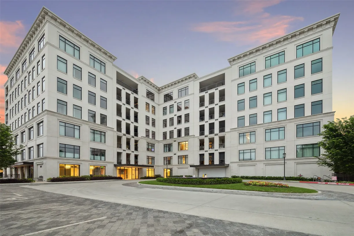 Houston Real Estate | View 6017 Memorial Drive, 305 | Listing