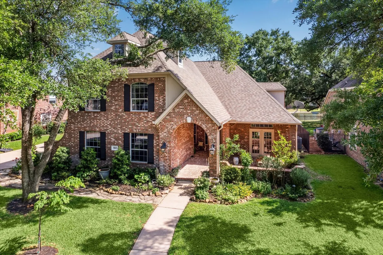 Houston Real Estate | View 11611 Teal Hollow Lane | 4 Beds, 4 Baths