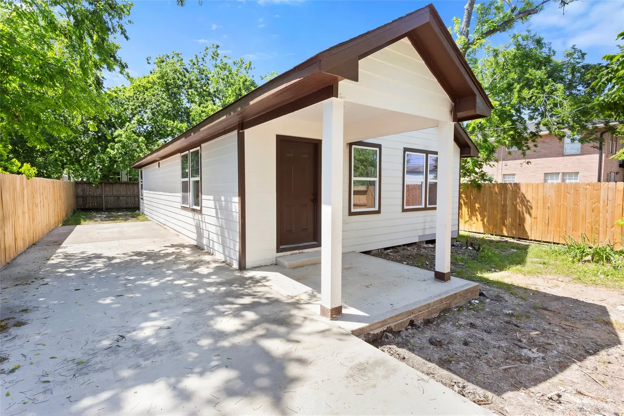 Houston Real Estate | View 3106 Josephine Street | 4 Beds, 2 Baths