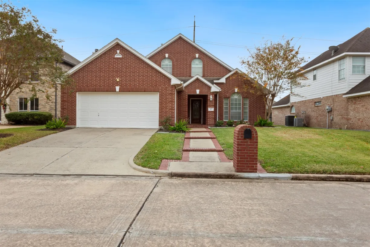 Houston Real Estate | View 419 Richmond Place Drive | 2 Beds, 2 Baths