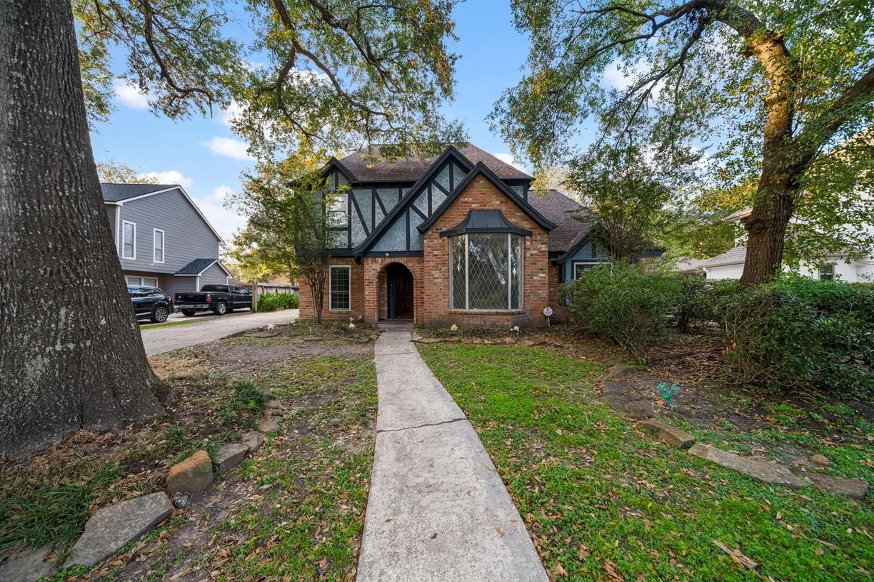 Houston Suburbs Real Estate | View 6714 Brittany Park Lane | 5 Beds, 2 Baths