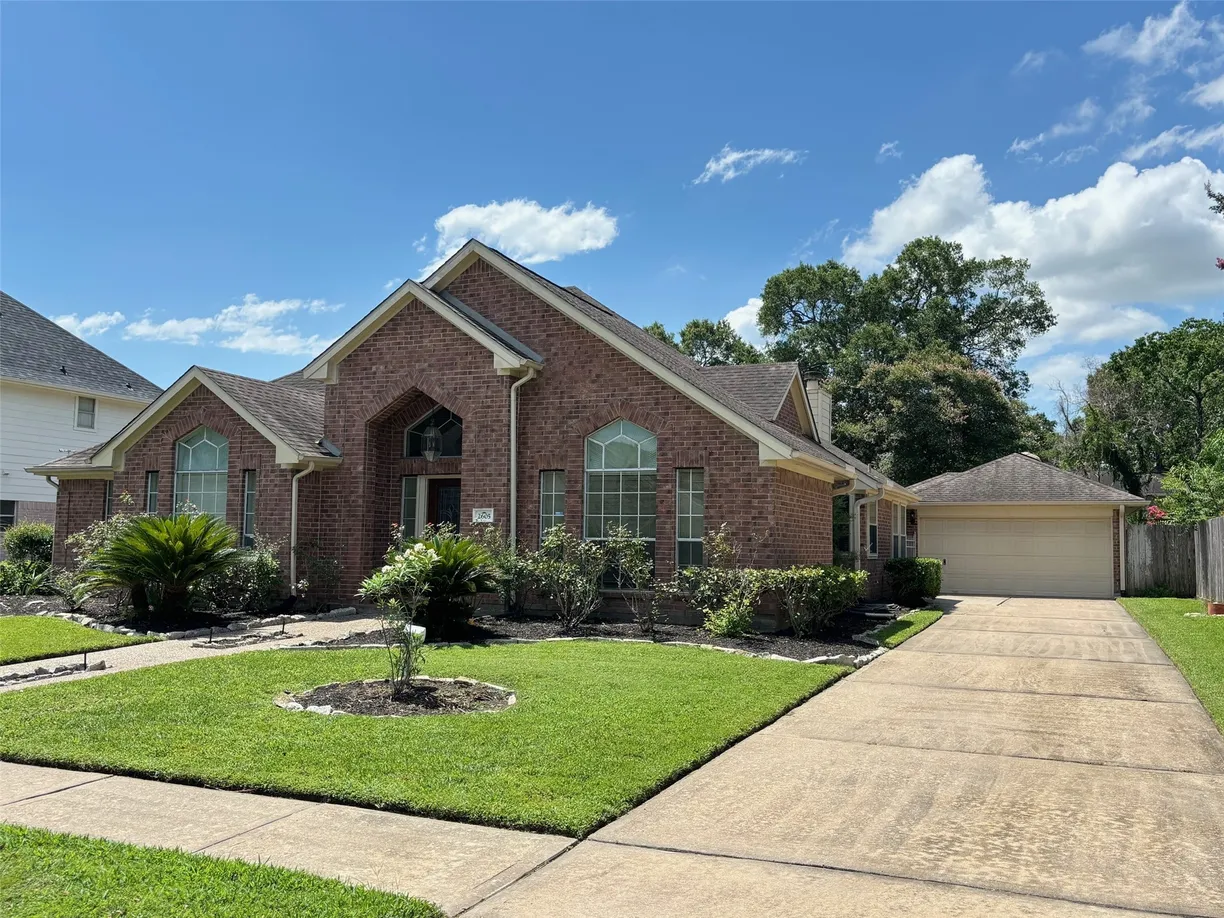 Houston Real Estate | View 2605 De Four Trace | 3 Beds, 2 Baths