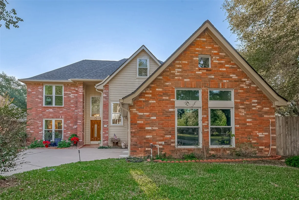 Houston Suburbs Real Estate | View 2935 Cane Field Drive | 4 Beds, 2 Baths