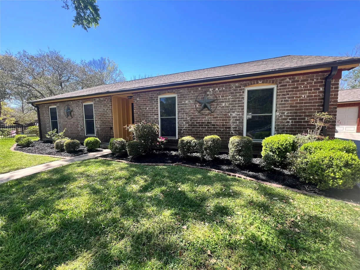 Houston Real Estate | View 914 Marys Court | Listing