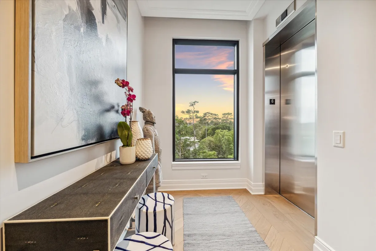 Houston Real Estate | View 6017 Memorial Drive, 606 | 2 Beds, 2 Baths
