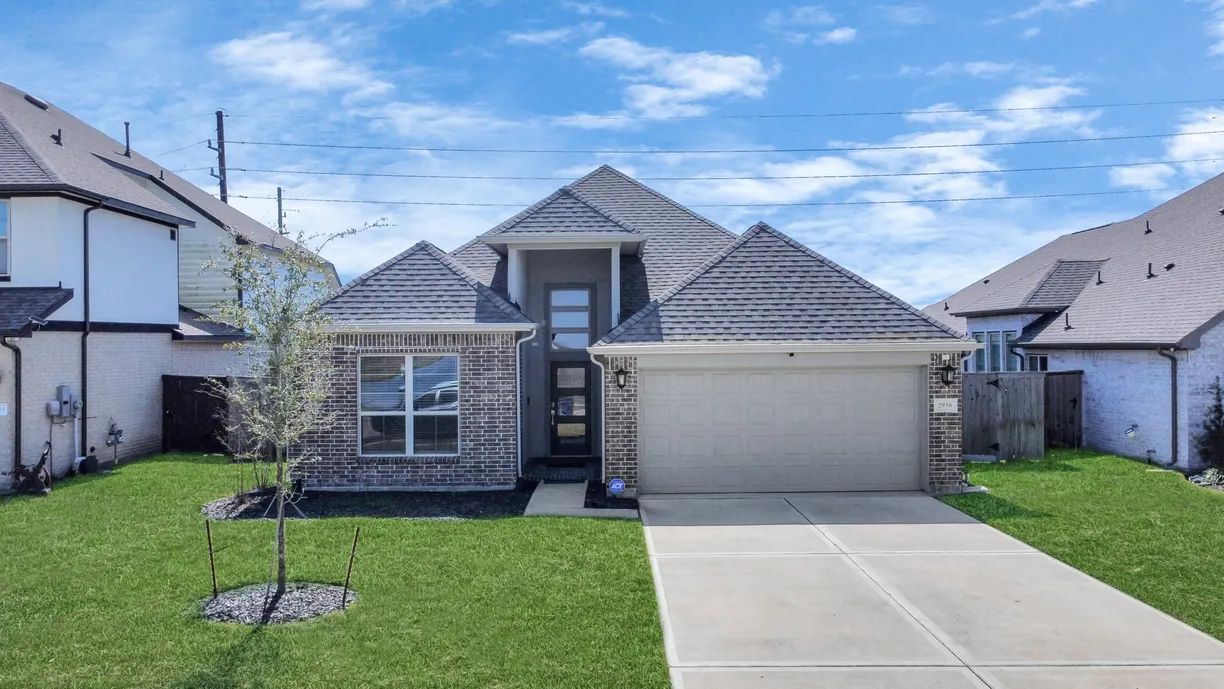 Houston Real Estate | View 2930 Broad Reach Road | 4 Beds, 2 Baths