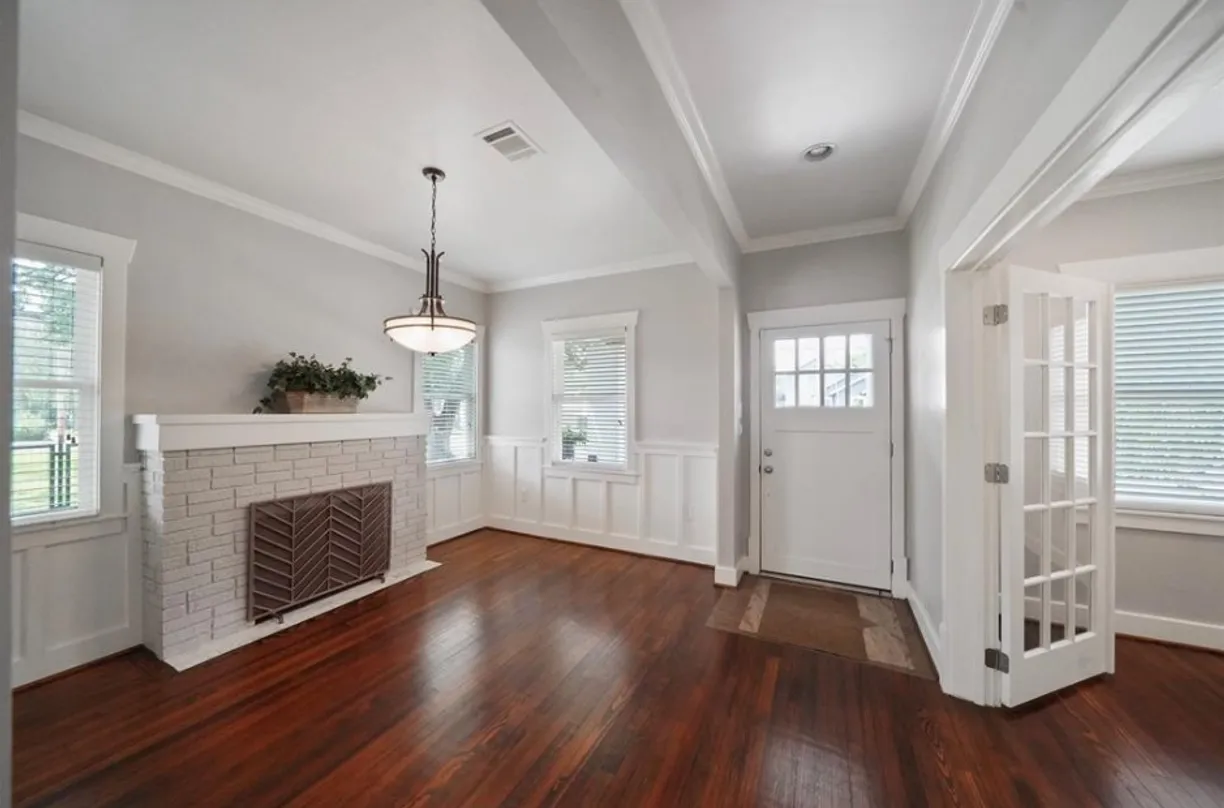 Houston Real Estate | View 931 Louise Street | Listing