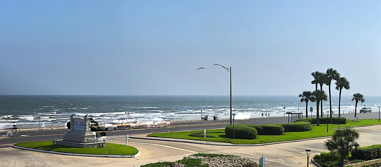 Houston Real Estate | View 6102 Seawall Boulevard, 206 | 1 Bed, 1 Bath