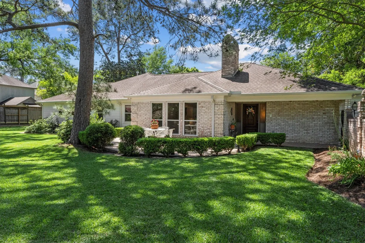 Houston Real Estate | View 10603 Glenway Drive | 4 Beds, 2 Baths