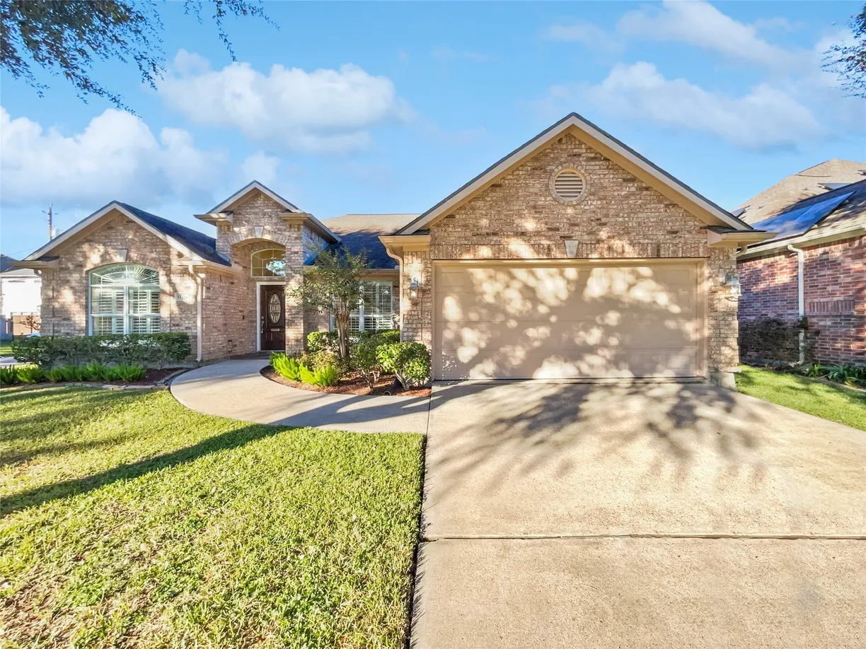 Houston Real Estate | View 11114 Waxwing Street | 4 Beds, 2 Baths