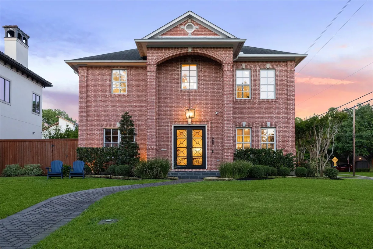 Houston Real Estate | View 800 N 2nd Street | 6 Beds, 4 Baths