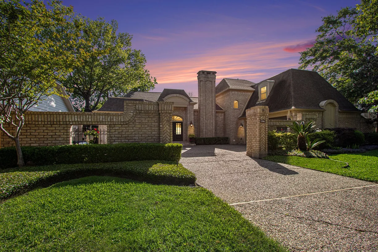 Houston Real Estate | View 807 Spear Point Cove | 5 Beds, 4 Baths