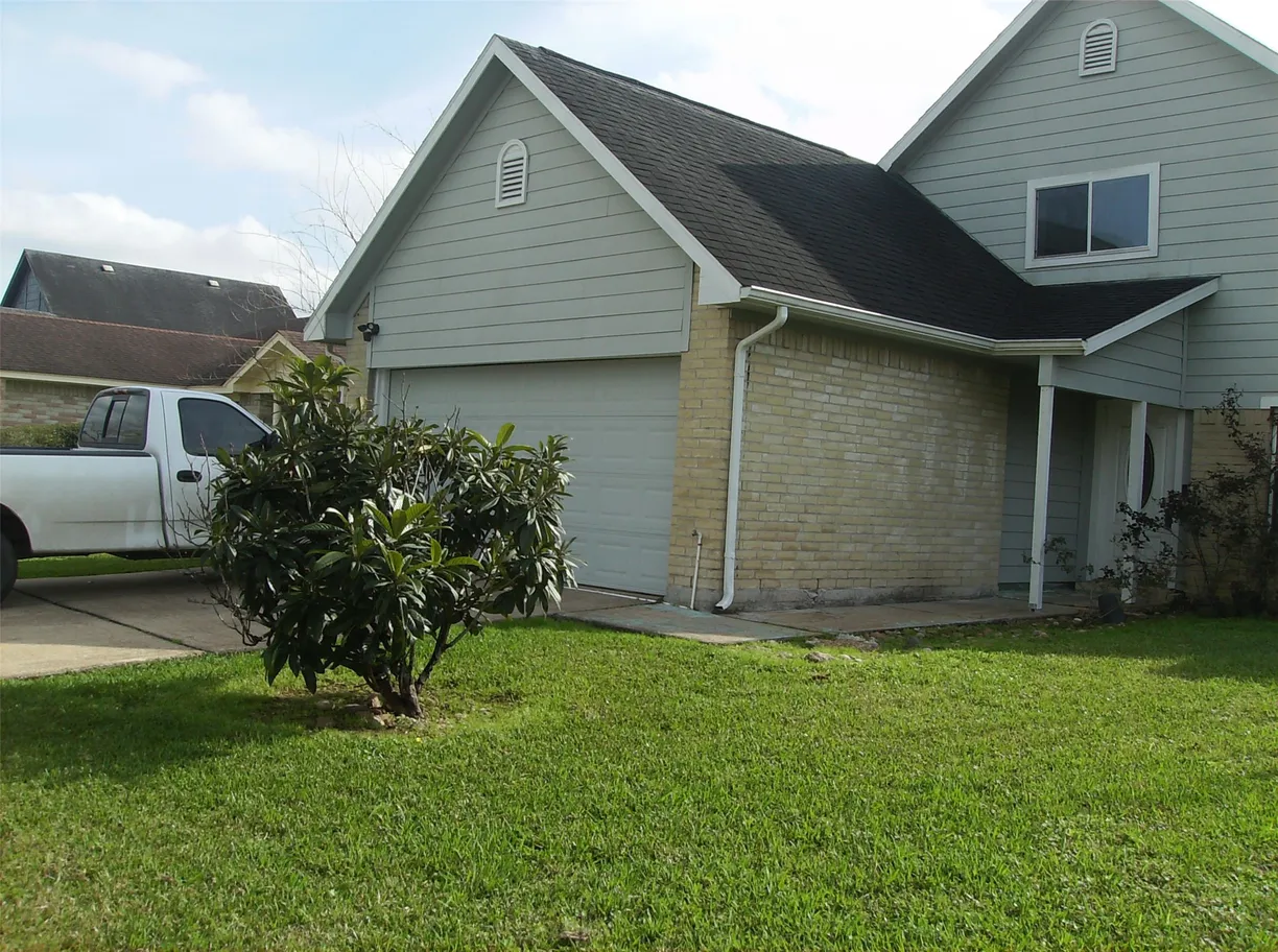 Houston Suburbs Real Estate | View 7523 Gulfbriar Place | Listing