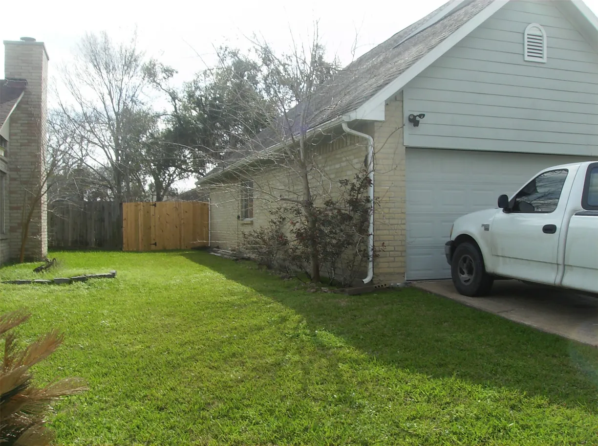 Houston Suburbs Real Estate | View 7523 Gulfbriar Place | Listing