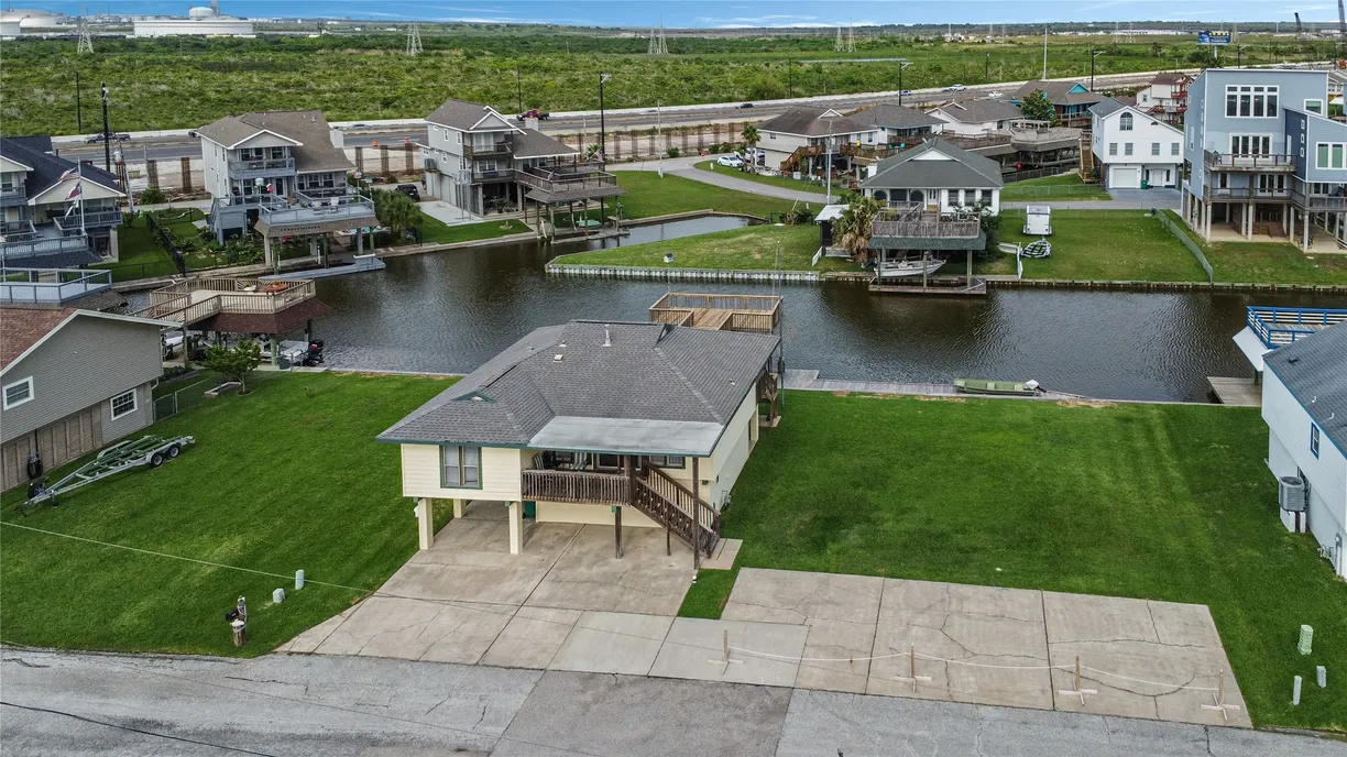 Houston Real Estate | View 4 N White Heron Drive | Listing