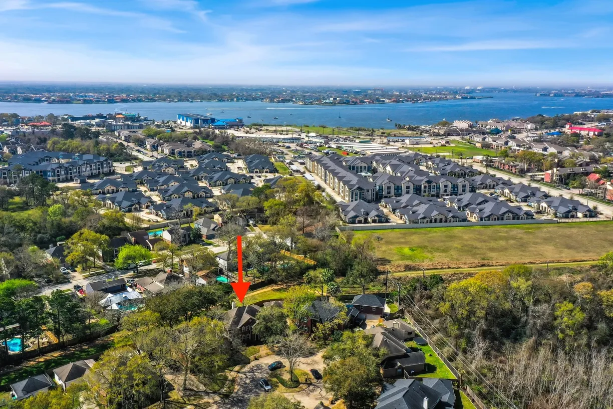 Houston Real Estate | View 2633 De Four Trace | Listing