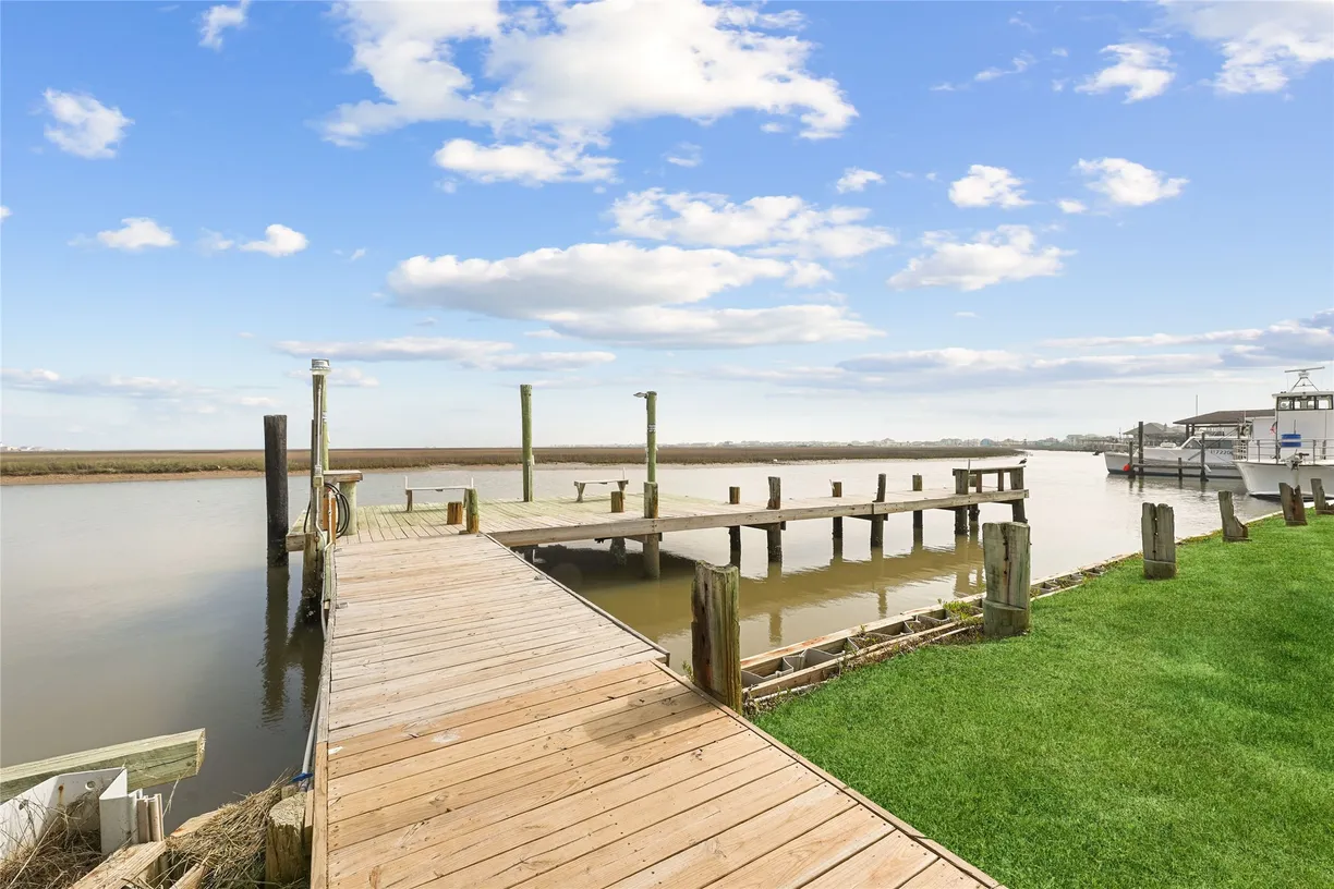 Houston Suburbs Real Estate | View 426 Shark Lane | Listing