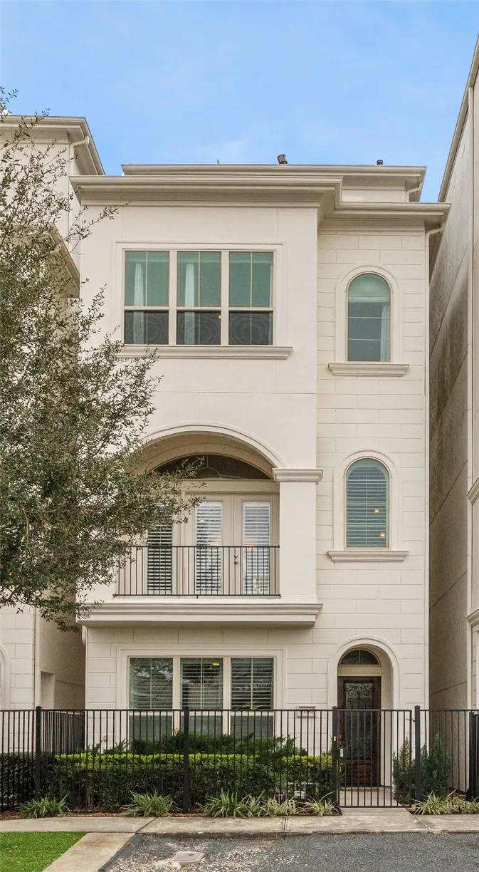 Houston Real Estate | View 4013 Lillian Street | Listing