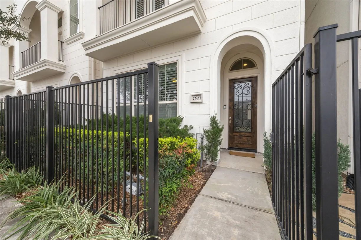 Houston Real Estate | View 4013 Lillian Street | Listing