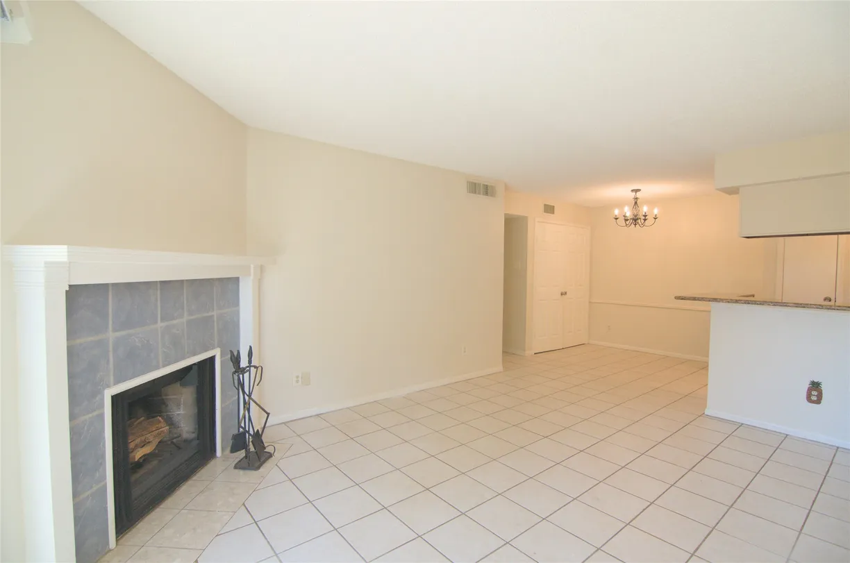 Houston Real Estate | View 2120 El Paseo Street, 3009 | Listing