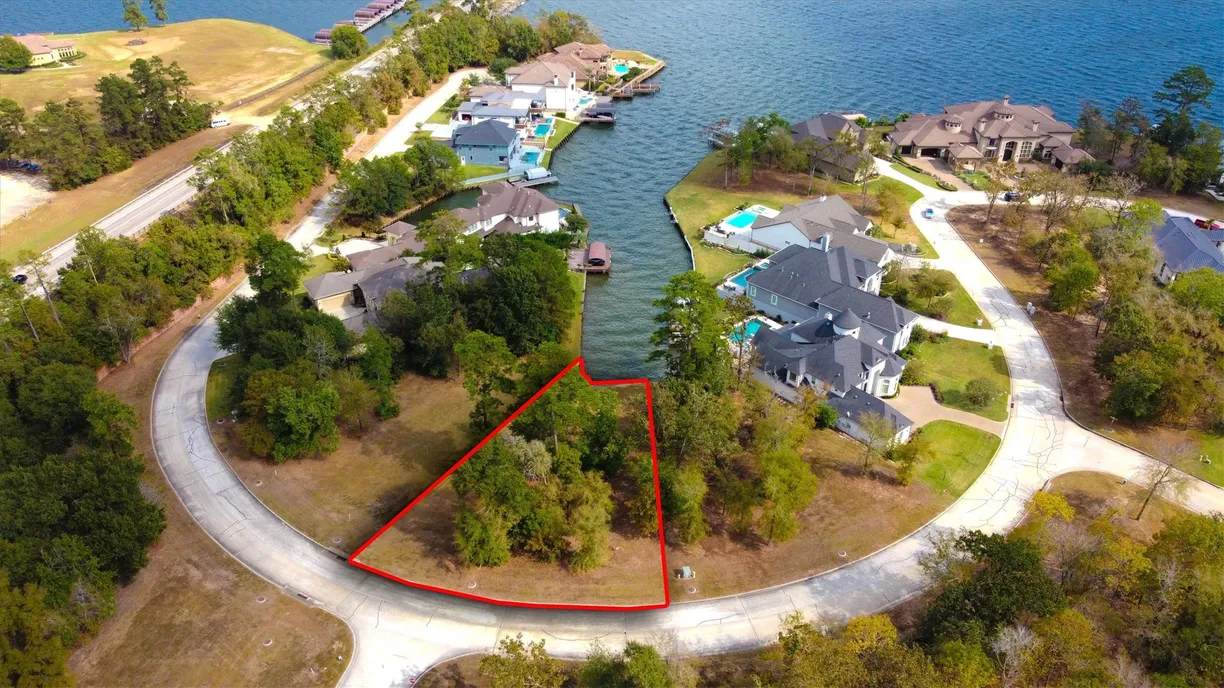 Houston Real Estate | View 174 Bentwater Bay Drive