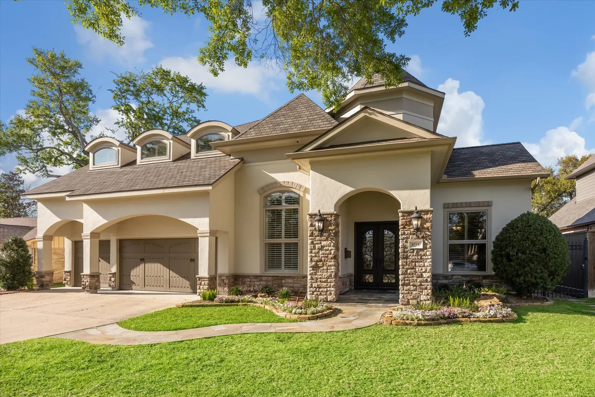 Houston Real Estate | View 8718 Cedardale Drive | 4 Beds, 4 Baths