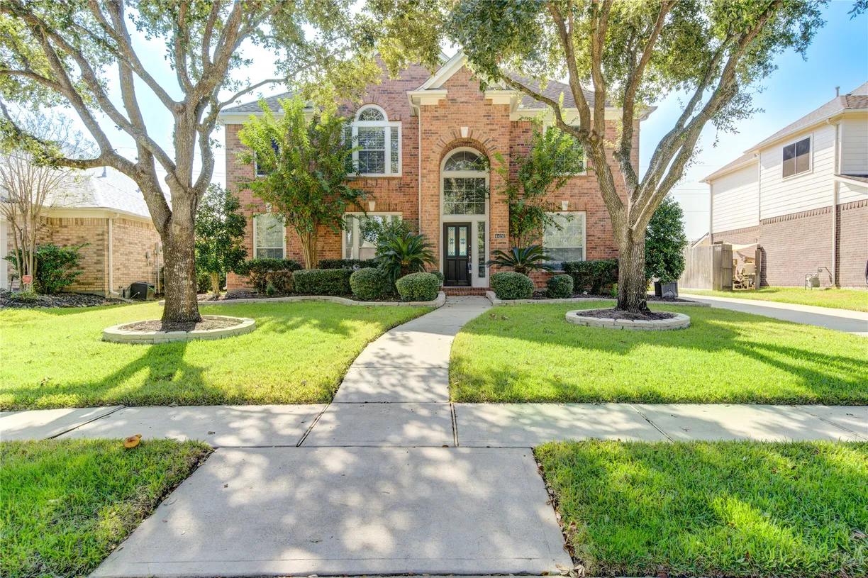 Houston Real Estate | View 4426 Desert Cliff Court | 5 Beds, 4 Baths