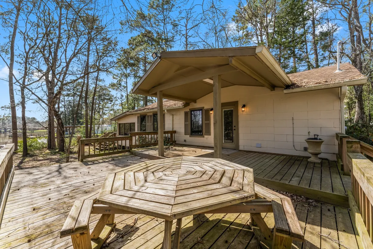 The Woodlands Real Estate | View 812 Lake Livingston Boulevard | Listing
