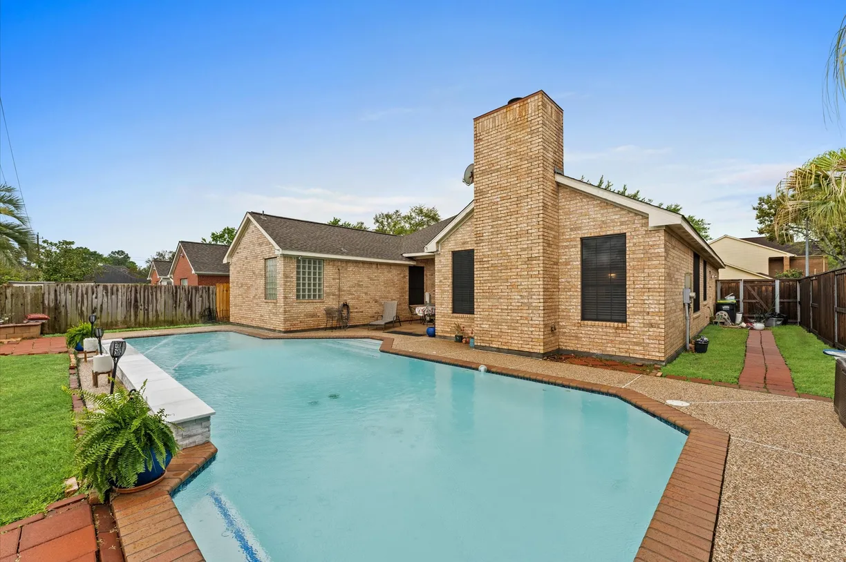 Houston Real Estate | View 7131 Red Coral Drive | 3 Beds, 2 Baths