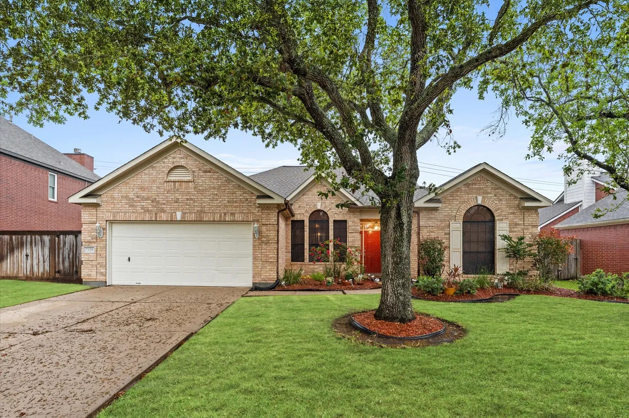 Houston Real Estate | View 7131 Red Coral Drive | Listing