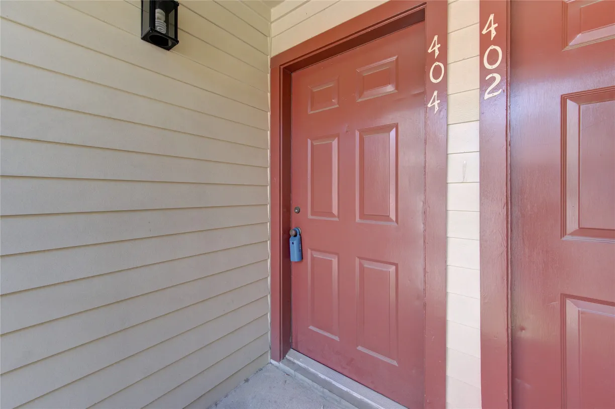 Houston Real Estate | View 2120 El Paseo Street, 404 | Listing