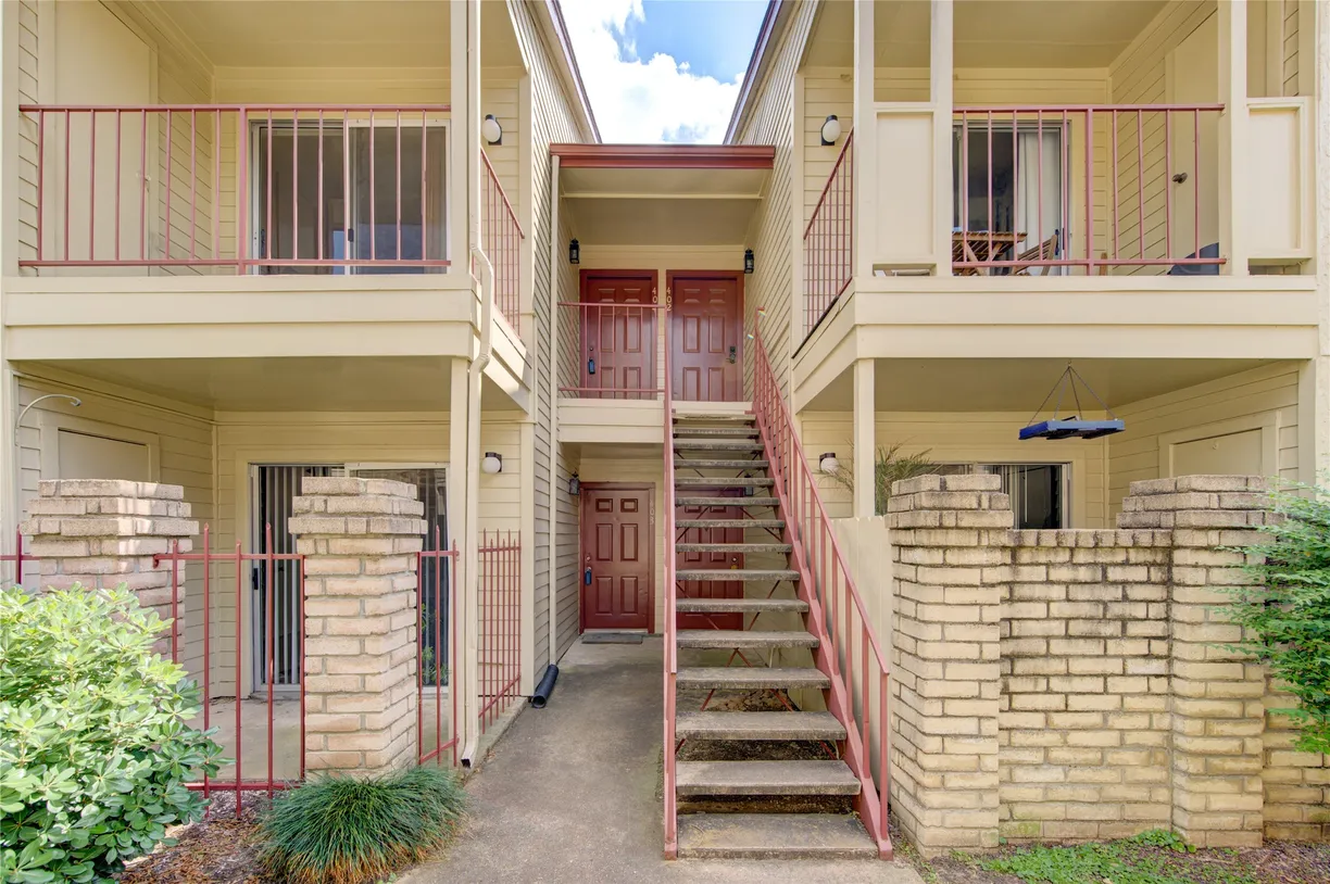 Houston Real Estate | View 2120 El Paseo Street, 404 | Listing