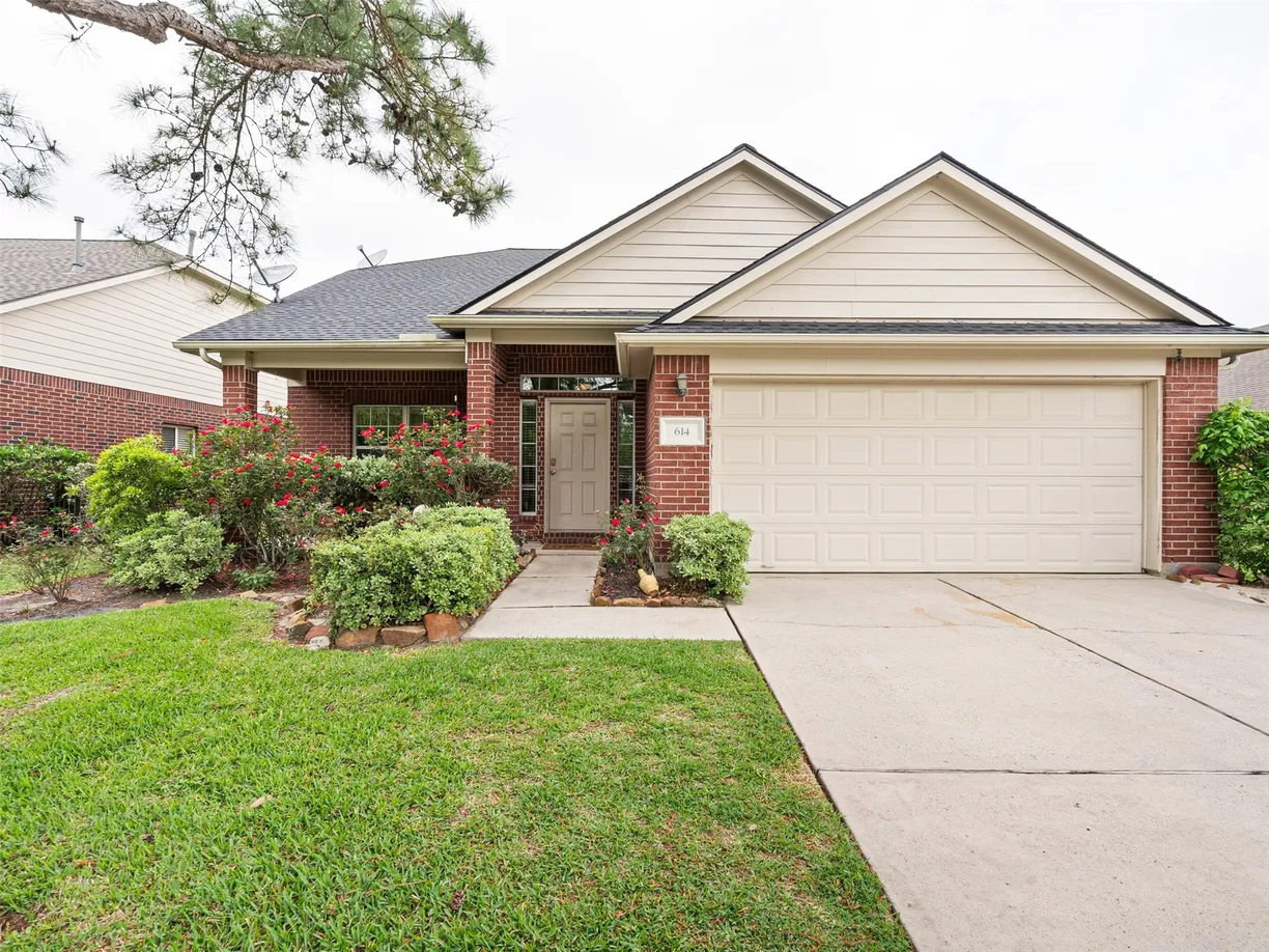 The Woodlands Real Estate | View 614 Timberstand Lane | 4 Beds, 3 Baths