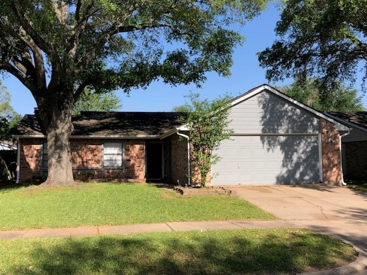Houston Real Estate | View 603 Tara Plantation Drive | 3 Beds, 2 Baths