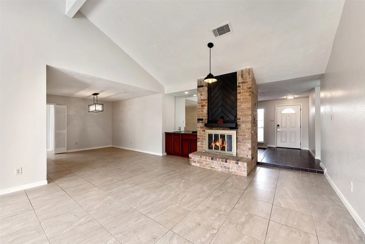Houston Suburbs Real Estate | View 16419 Lost Quail Drive | Listing