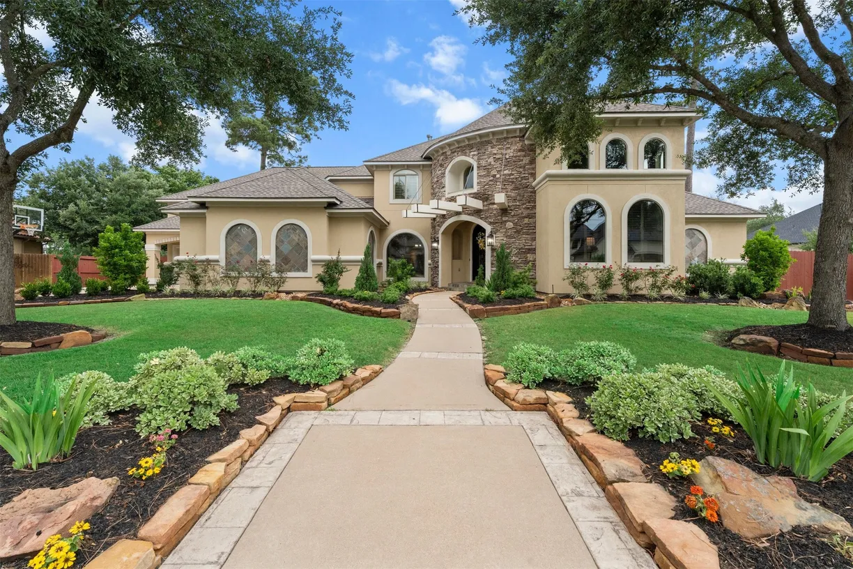 Houston Real Estate | View 13607 Leon Springs Lane | 4 Beds, 4 Baths