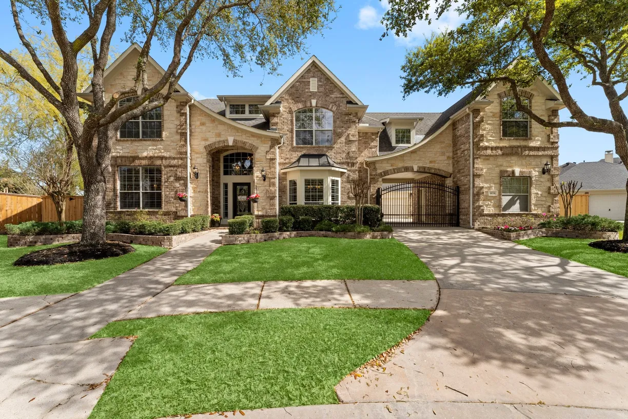 Houston Real Estate | View 14734 Birch Arbor Court | 7 Beds, 4 Baths