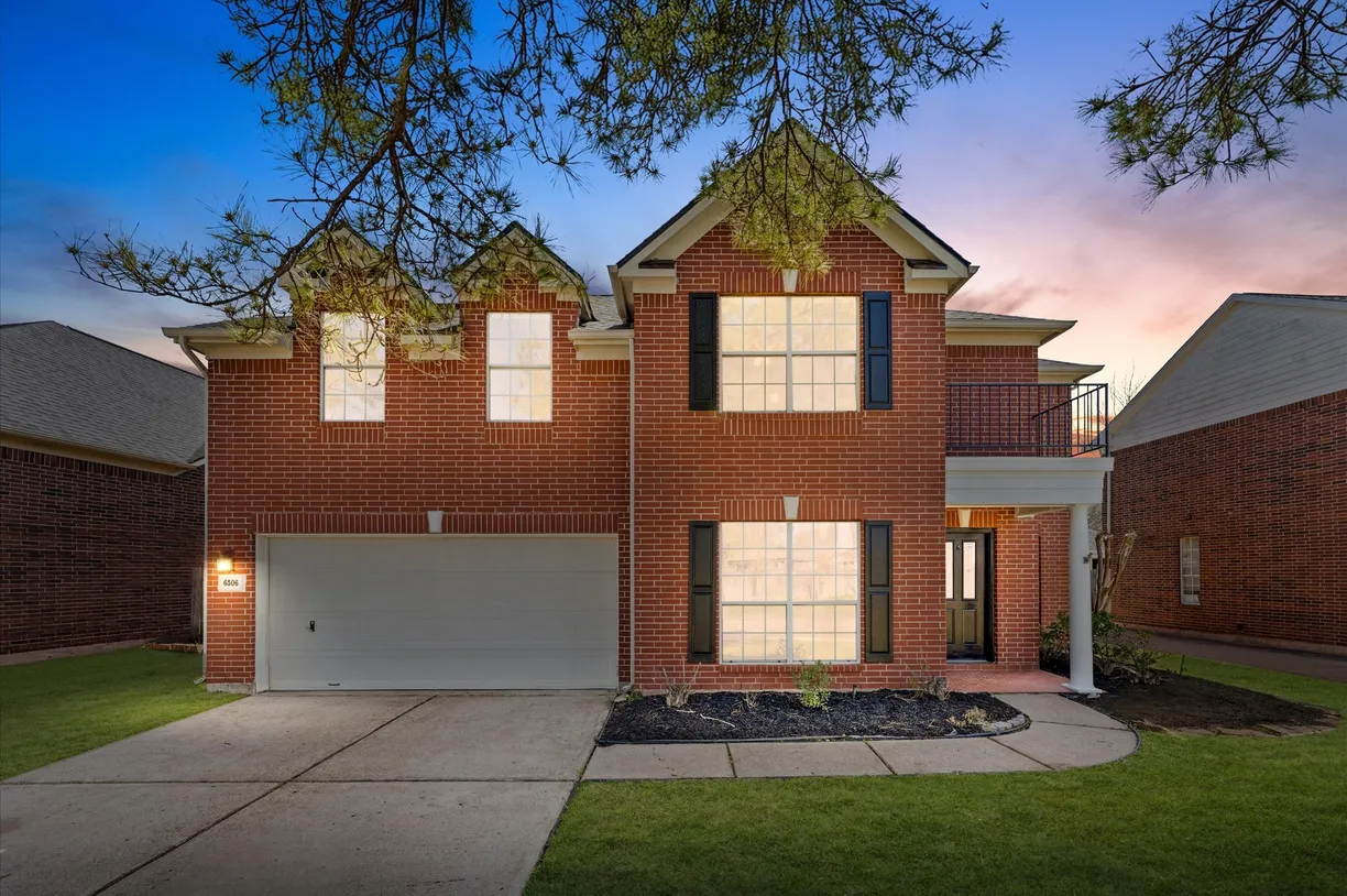 Houston Suburbs Real Estate | View 6506 Knoll Park Drive | 4 Beds, 2 Baths
