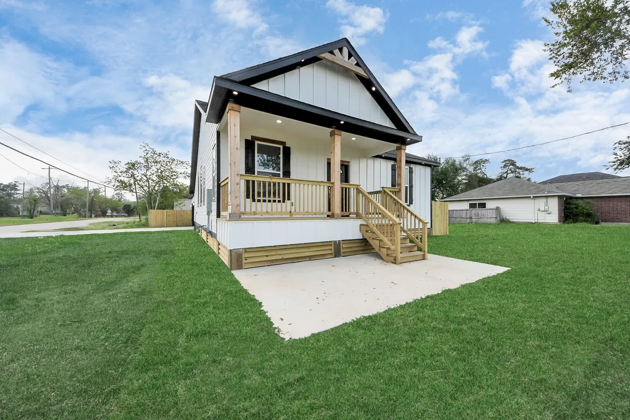 Houston Real Estate | View 2718 Ave F Street | Listing