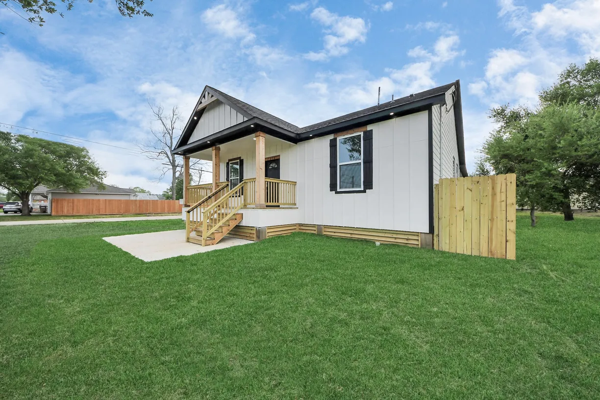 Houston Real Estate | View 2718 Ave F Street | Listing