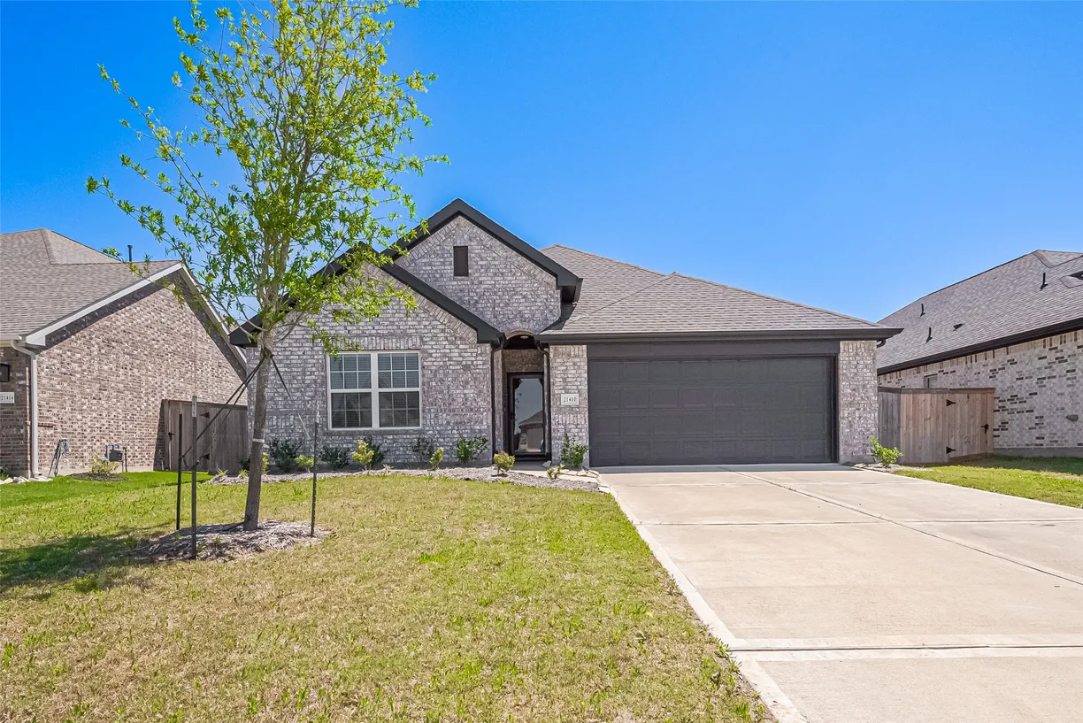 Houston Suburbs Real Estate | View 21410 Blue Oak Drive | 3 Beds, 2 Baths