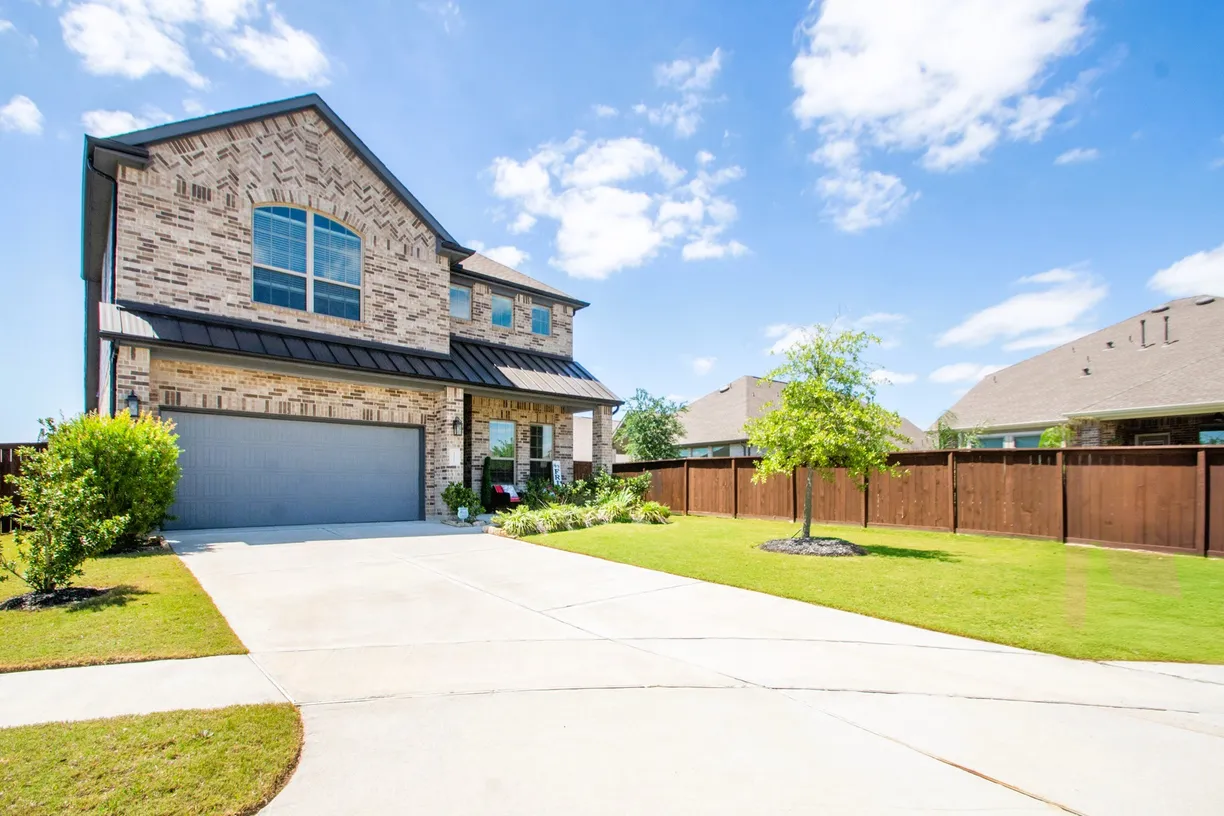 Houston Real Estate | View 10110 Stride Court | 4 Beds, 3 Baths