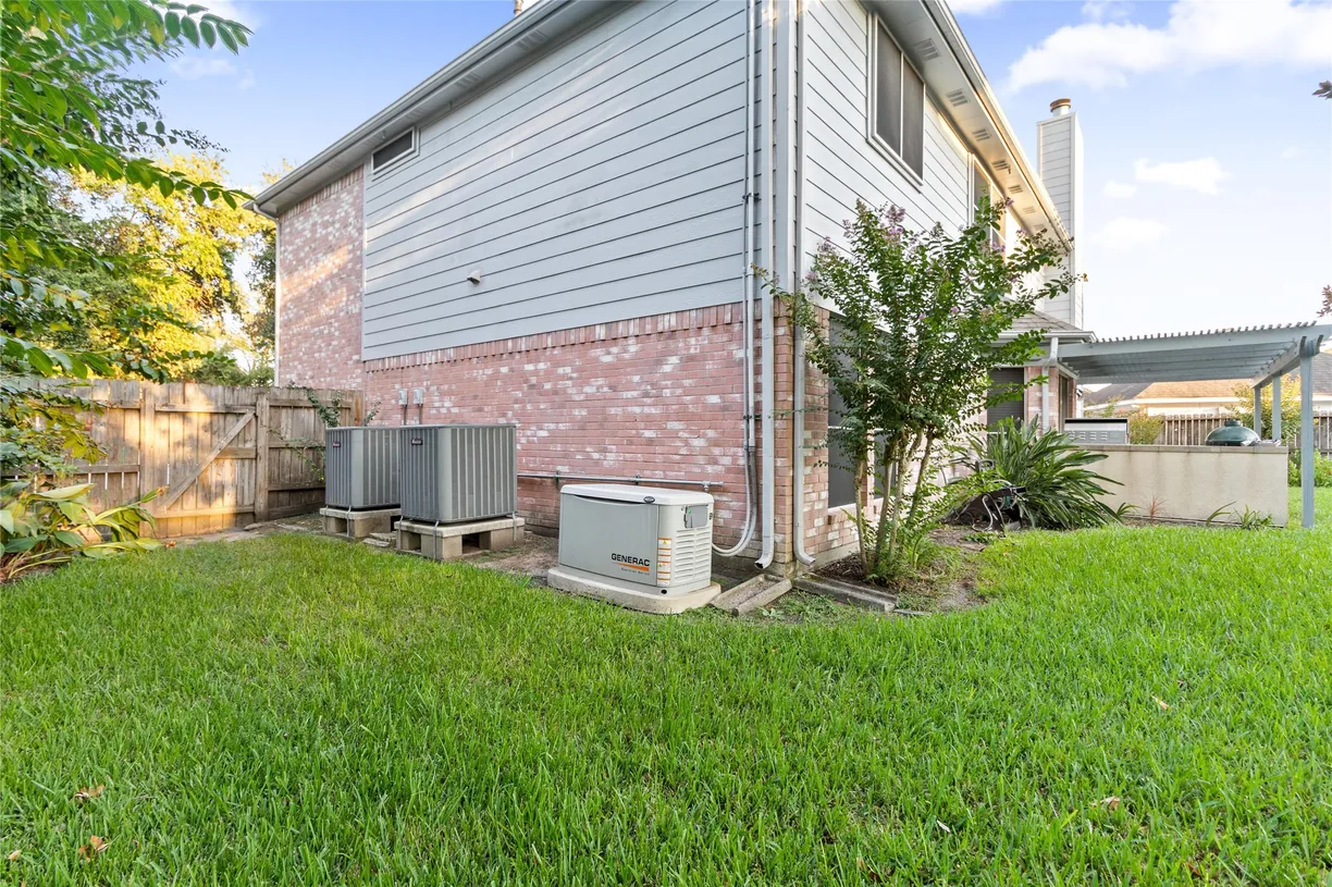 Houston Real Estate | View 2529 La Rochelle Ct | Listing