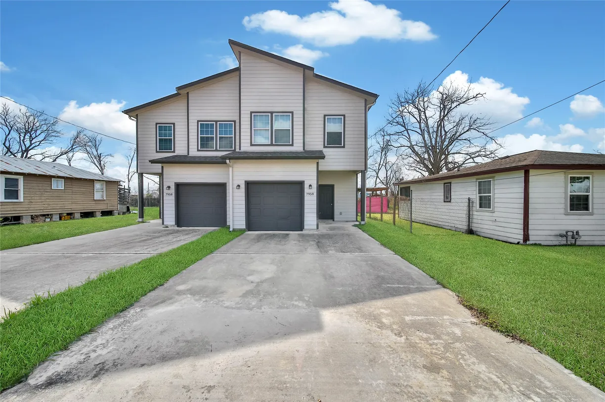 Houston Real Estate | View 7958 Bonaire Street | 6 Beds, 4 Baths